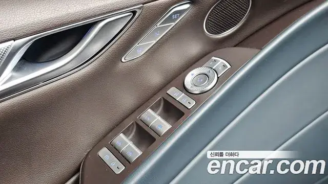 Genesis G80 2023 — ფოტო 32/35