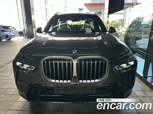 BMW X7 2025 — Фото 11/14