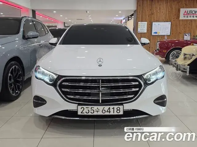 Mercedes-Benz E-Class 2024 — Photo 2/16