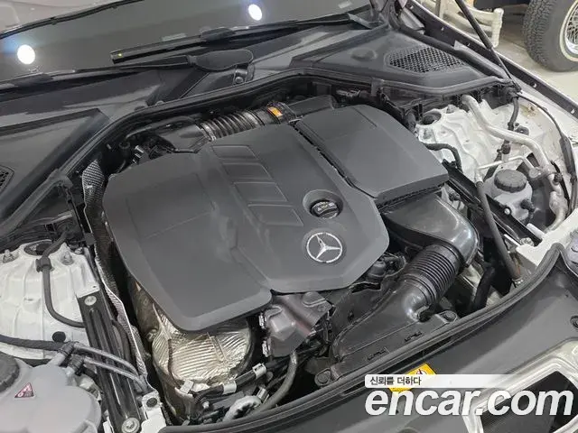 Mercedes-Benz E-Class 2024 — Photo 5/16