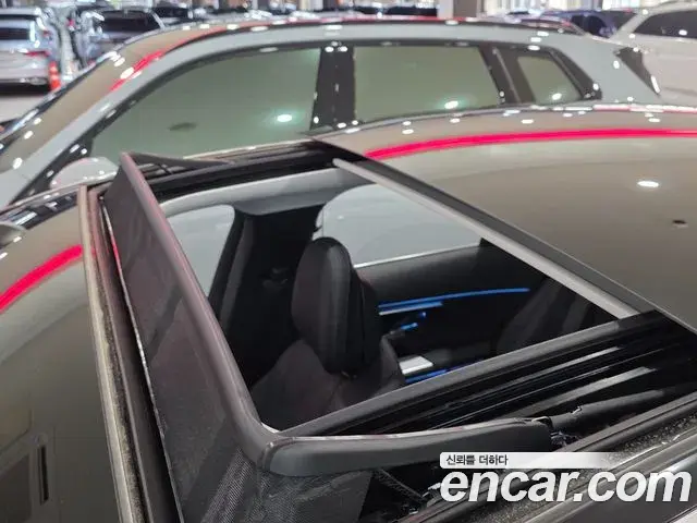 Mercedes-Benz E-Class 2024 — Photo 14/16