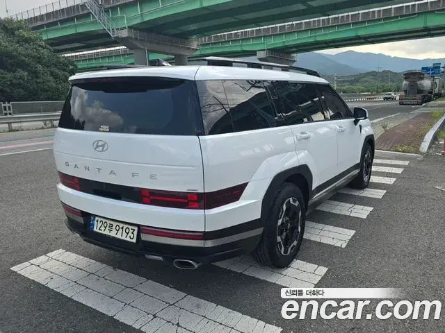 Hyundai Santa Fe 2024 — Фото 1/18