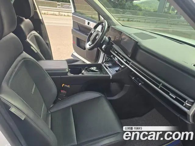 Hyundai Santa Fe 2024 — Фото 8/18