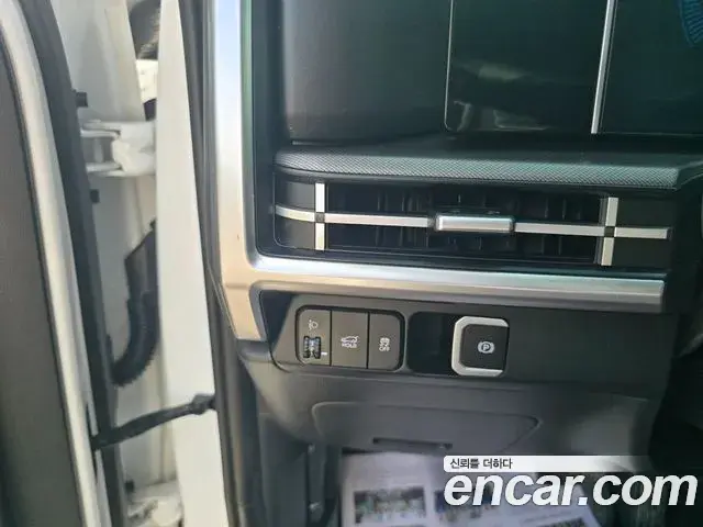 Hyundai Santa Fe 2024 — Фото 16/18