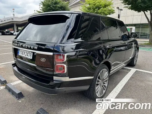 Land Rover Range Rover 2020 — ფოტო 14/20