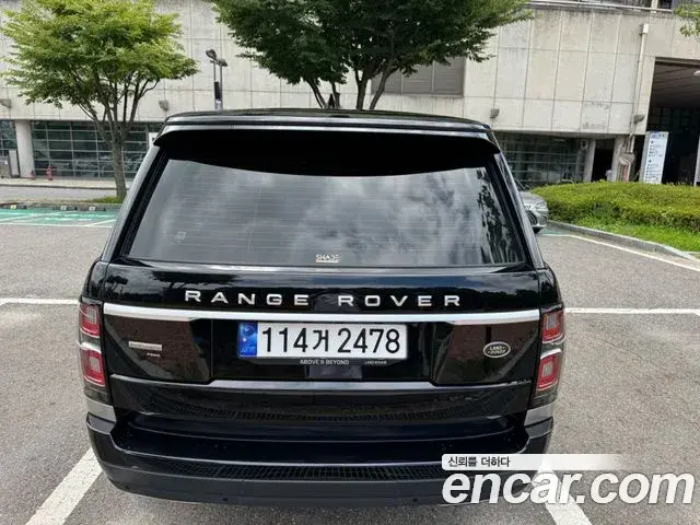 Land Rover Range Rover 2020 — ფოტო 4/20