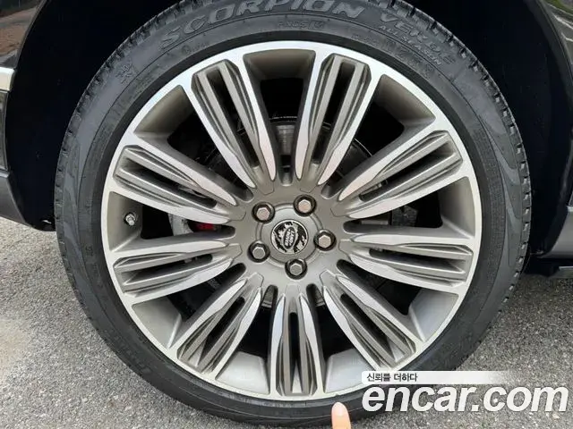 Land Rover Range Rover 2020 — ფოტო 18/20