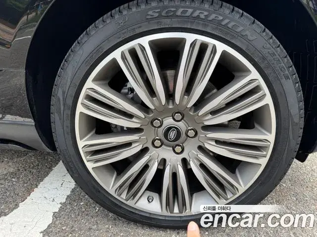Land Rover Range Rover 2020 — ფოტო 16/20