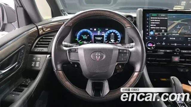 Toyota Alphard 2024 — ფოტო 10/20