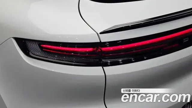 Porsche Cayenne 2024 — ფოტო 9/38