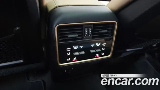 Porsche Cayenne 2024 — ფოტო 16/38