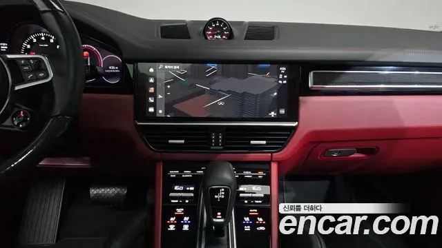 Porsche Cayenne 2022 — Photo 25/35