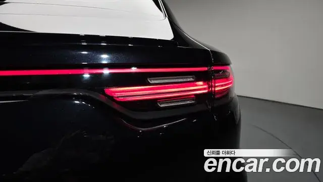 Porsche Cayenne 2022 — Photo 19/35