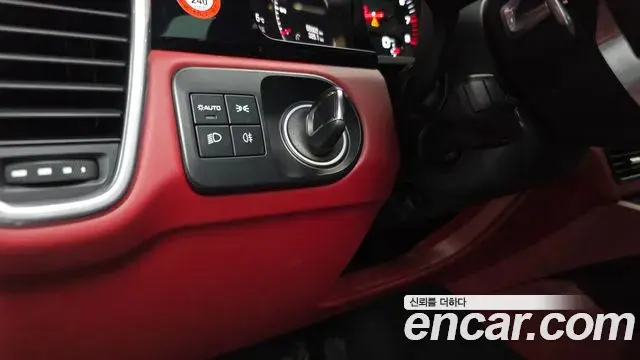 Porsche Cayenne 2022 — Photo 11/35