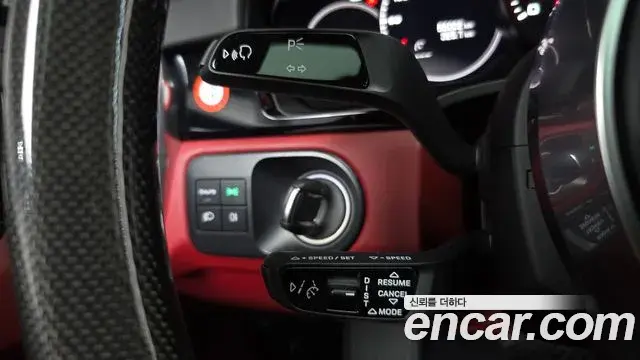 Porsche Cayenne 2022 — Photo 27/35