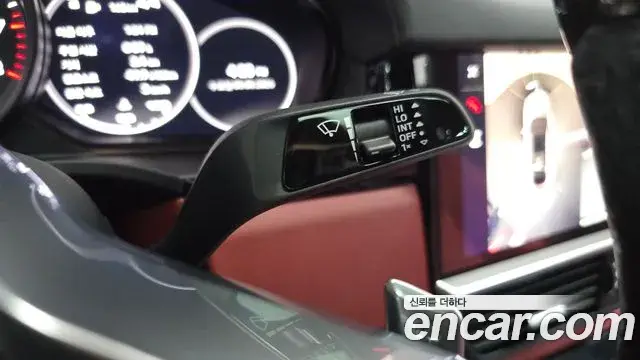 Porsche Cayenne 2022 — Photo 18/35