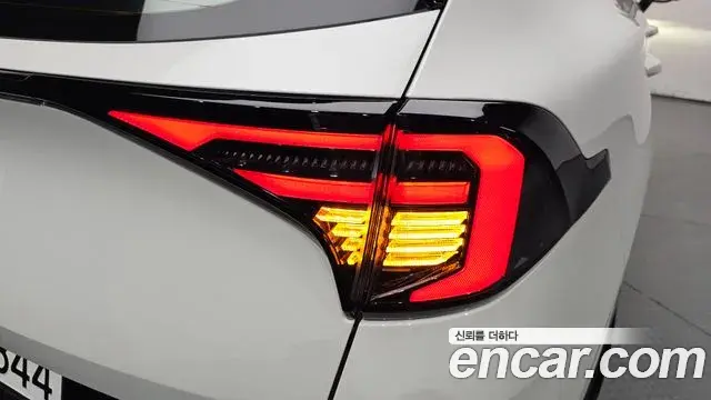 Kia Sportage 2025 — Photo 8/34