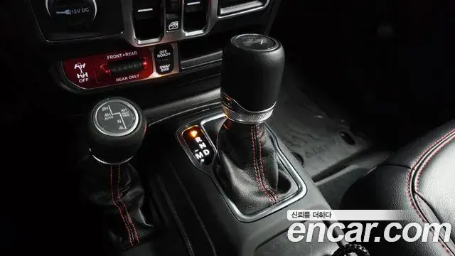Jeep Wrangler 2023 — ფოტო 7/30
