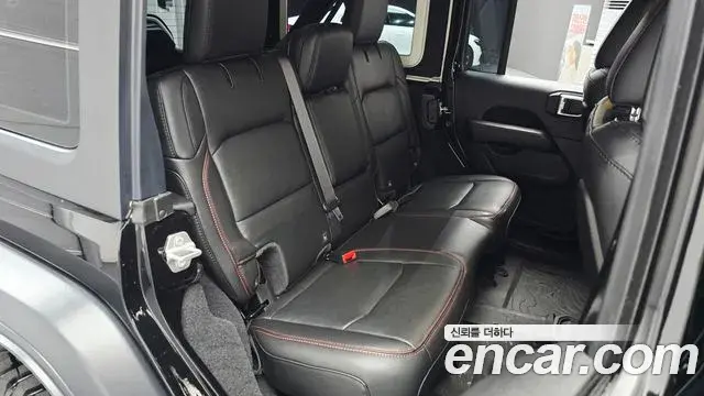 Jeep Wrangler 2023 — ფოტო 29/30