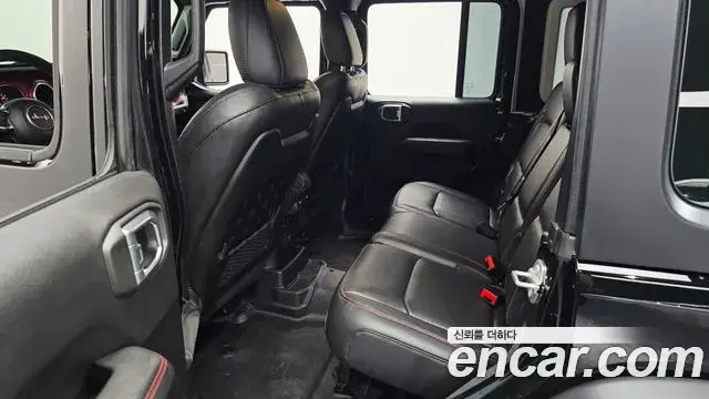 Jeep Wrangler 2023 — ფოტო 16/30