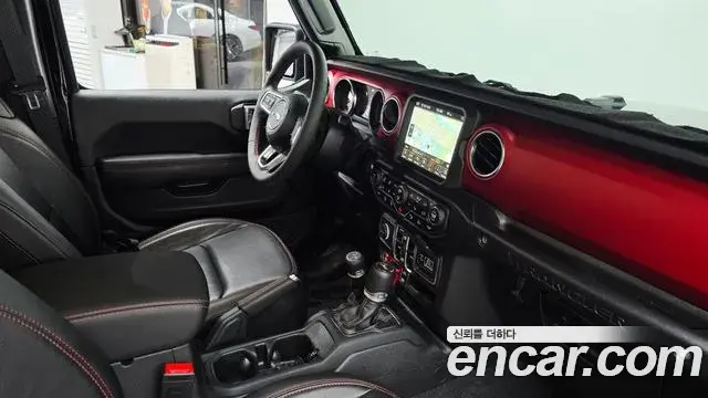 Jeep Wrangler 2023 — ფოტო 20/30