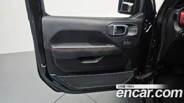 Jeep Wrangler 2023 — ფოტო 14/30