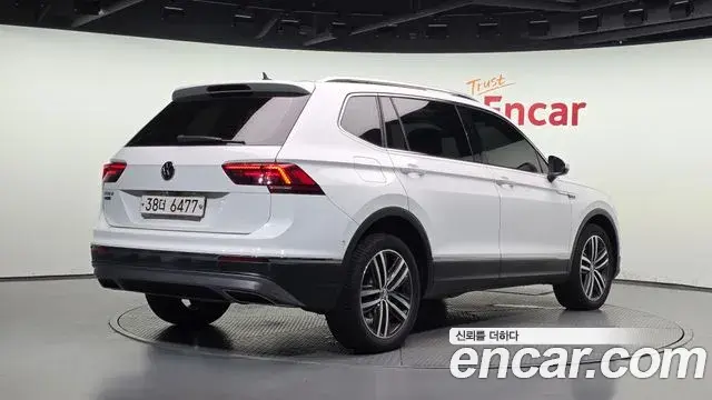 Volkswagen Tiguan Allspace 2018 — Photo 18/20