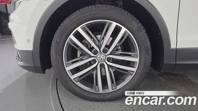 Volkswagen Tiguan Allspace 2018 — Photo 17/20