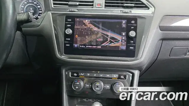 Volkswagen Tiguan Allspace 2018 — Photo 6/20