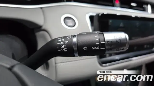 Land Rover Range Rover Evoque 2022 — Şəkil 18/35