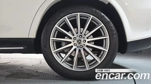 Mercedes-Benz GLS-Class 2021 — Photo 13/39