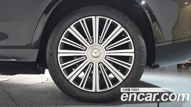 Mercedes-Benz GLS-Class 2023 — ფოტო 15/43