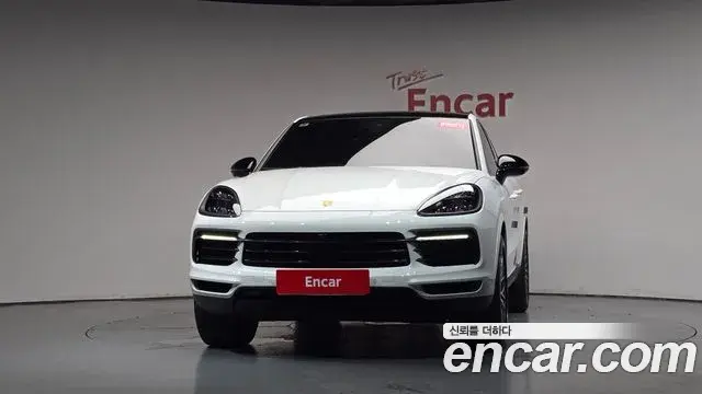 Porsche Cayenne 2022 — Photo 23/34