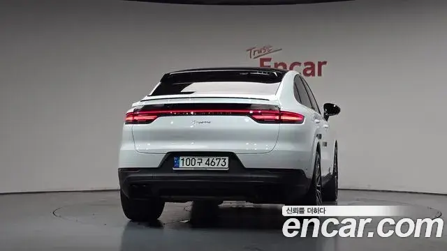 Porsche Cayenne 2022 — Photo 24/34