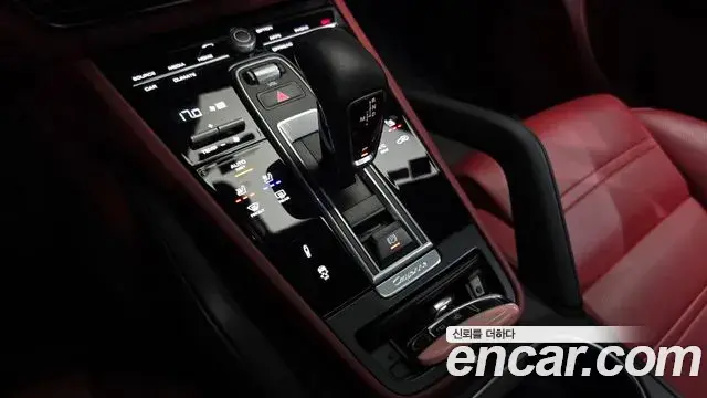 Porsche Cayenne 2022 — Photo 15/34