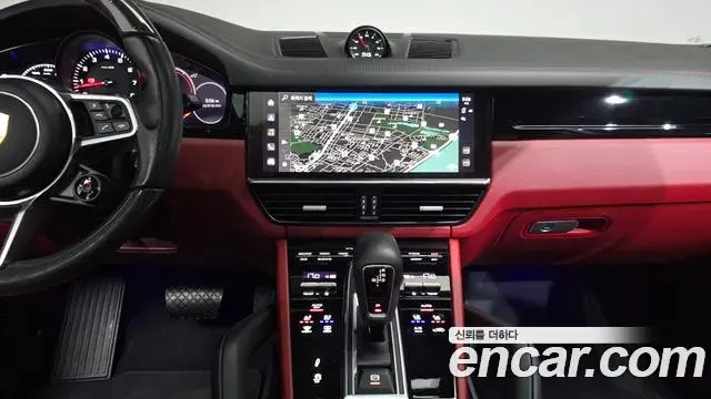 Porsche Cayenne 2022 — Photo 7/34