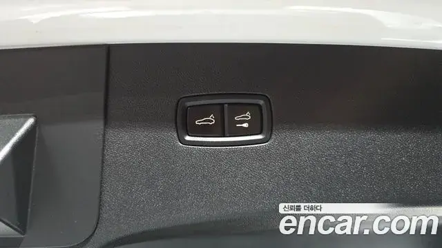 Porsche Cayenne 2022 — Photo 3/34