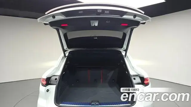 Porsche Cayenne 2022 — Photo 16/34