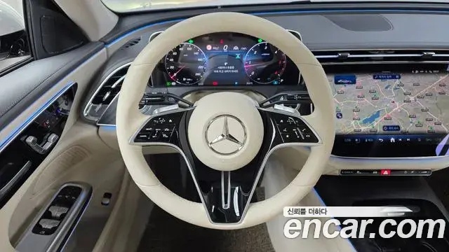 Mercedes-Benz E-Class 2024 — Photo 15/20