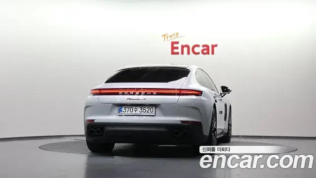 Porsche Panamera 2025 — ფოტო 14/20