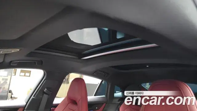 Porsche Panamera 2025 — ფოტო 15/20