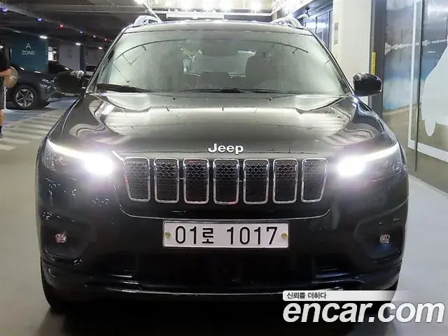 Jeep Cherokee 2019 — Фото 1/20