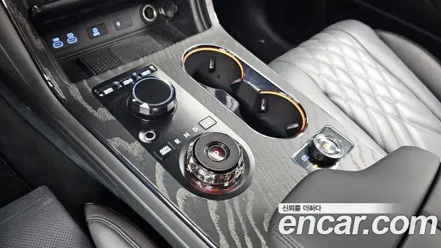 Genesis GV80 Coupe 2025 — Фото 9/20