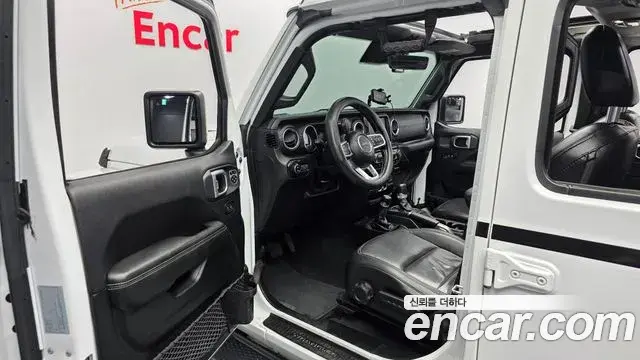 Jeep Wrangler 2020 — Фото 10/20