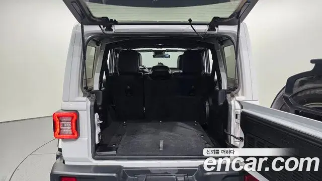 Jeep Wrangler 2020 — Фото 20/20