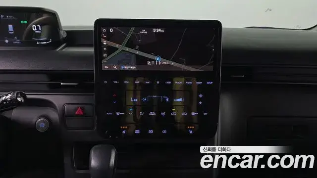 Hyundai Staria 2024 — Фото 14/20