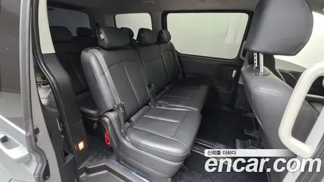 Hyundai Staria 2024 — Фото 18/20