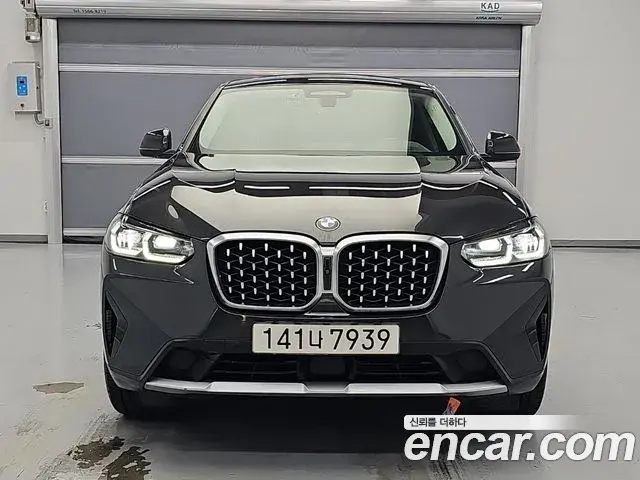 BMW X4 2023 — Фото 9/18