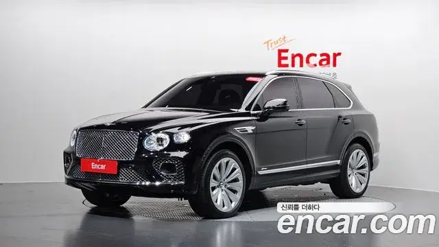 Bentley Bentayga 2023 — Фото 11/20