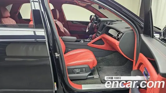 Bentley Bentayga 2023 — Photo 3/36